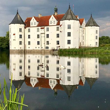 Ferienwohnung Skowronek Am Kurpark 格吕克斯堡 外观 照片