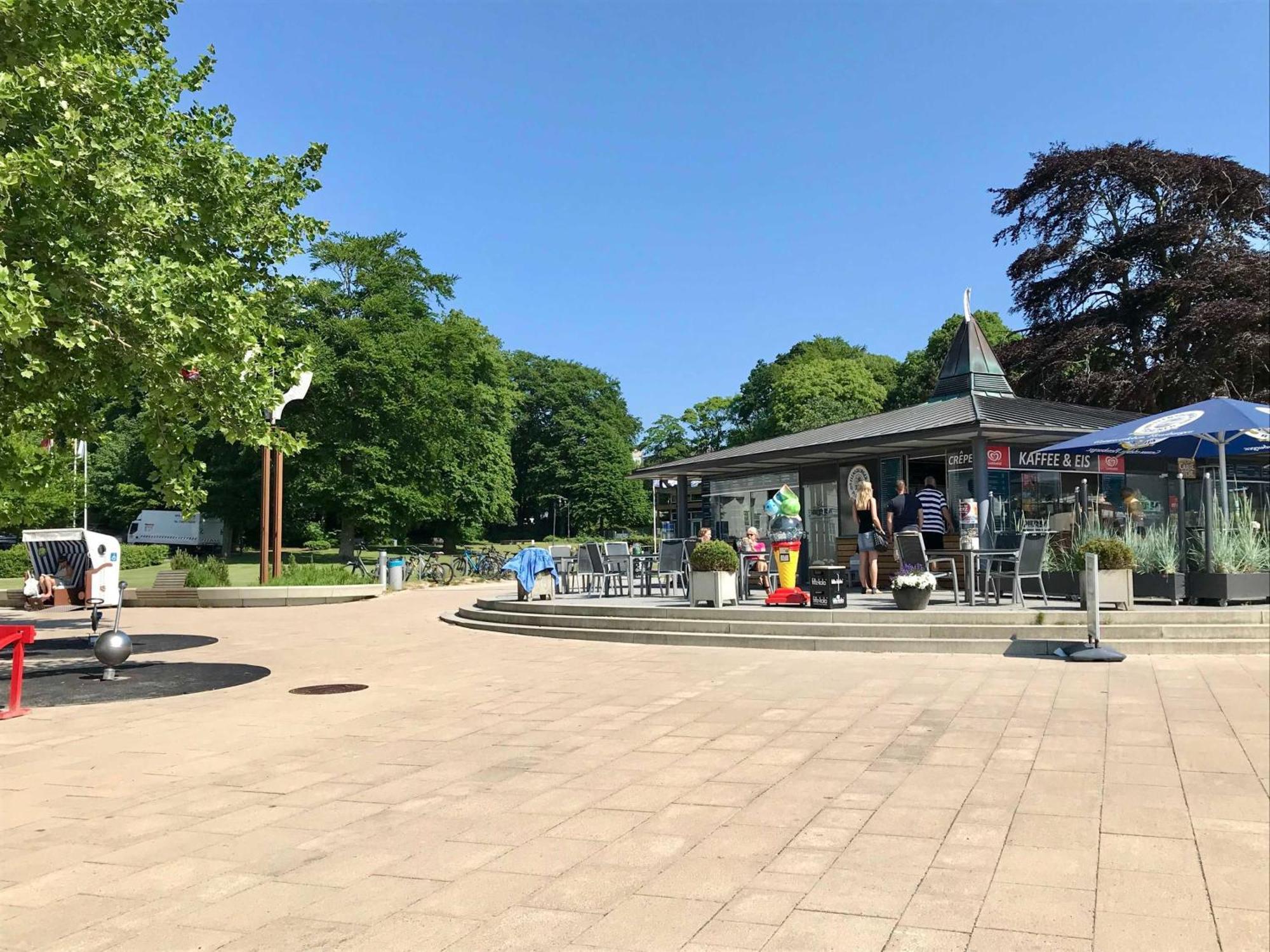Ferienwohnung Skowronek Am Kurpark 格吕克斯堡 外观 照片